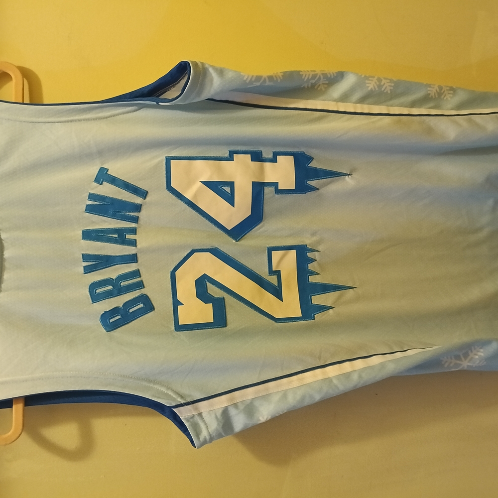 Legends Icy Cold 🥶🥶 Bryant #24 Jersey